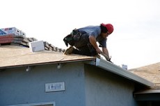 Installieren von aluminium dachrinnen-vor-und nachteile