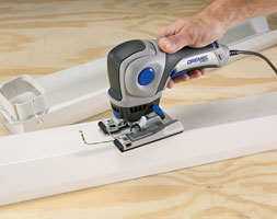 Lær å klippe en vinyl takrenne i en 45 graders vinkel