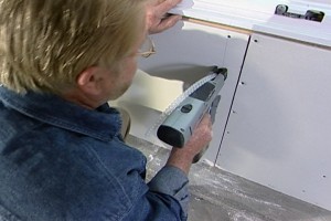 Instructions about cutting a wallboard perfectly